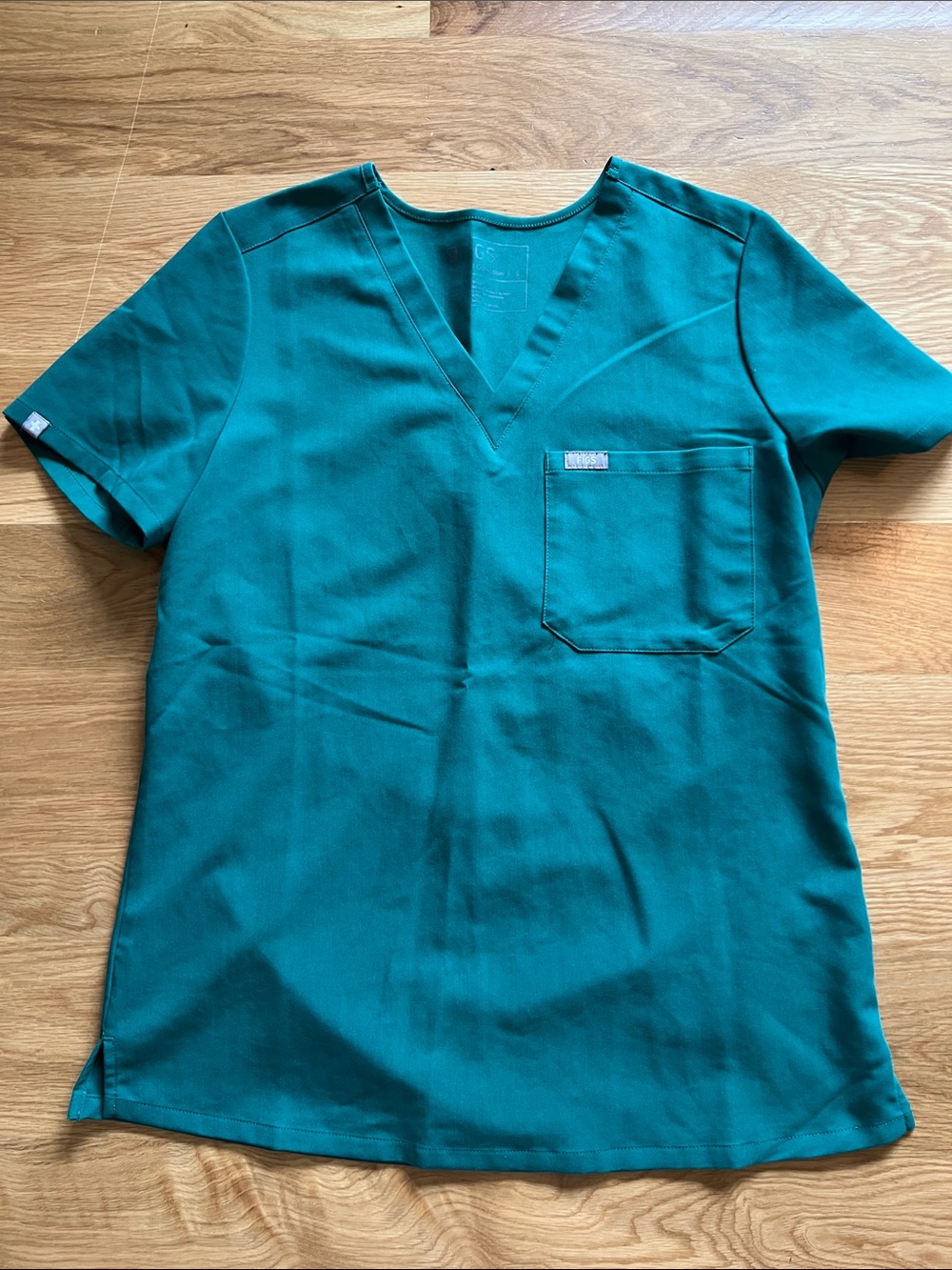 Figs Women's V-Neck Short Sleeve Scrub Top in Hunter Green